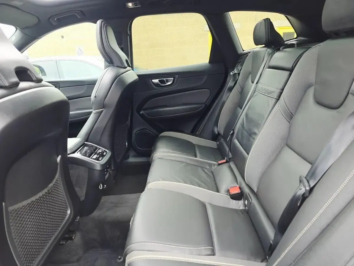 Usado Volvo XC60 R-Design Pro 2020 Azul SUV