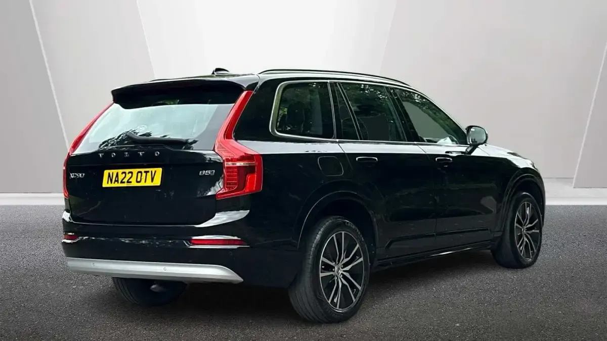 Used Volvo XC90 Momentum 235 HP (172 kW) 2022 Black SUV