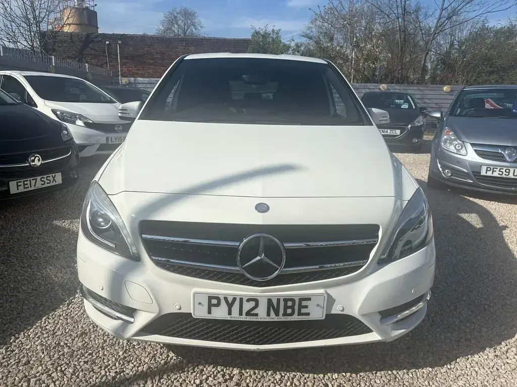 Used Mercedes B180 109 HP (80 kW) 2012 White Hatchback