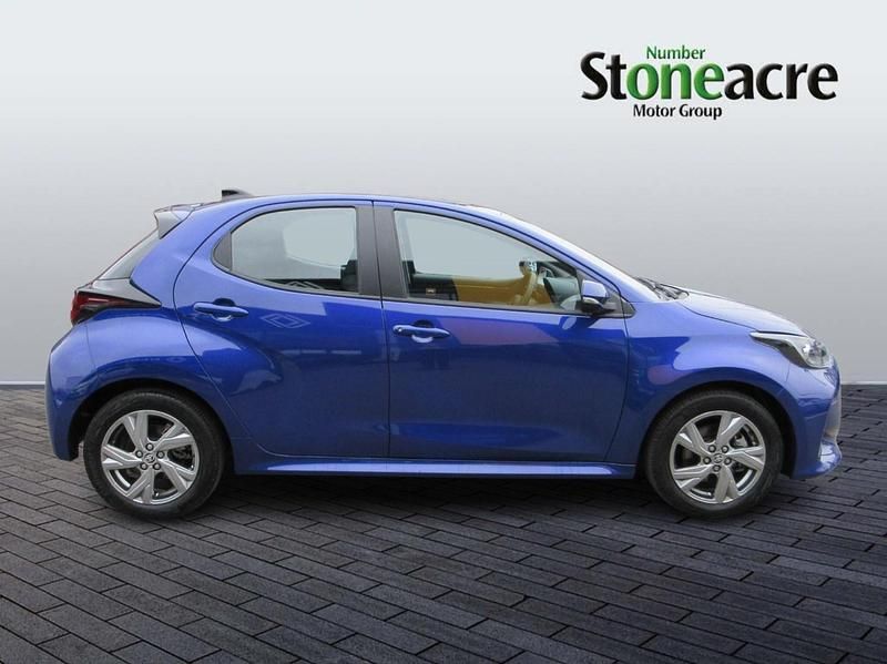 Used Toyota Yaris Hybrid 116 HP (85 kW) 2025 Blue Hatchback