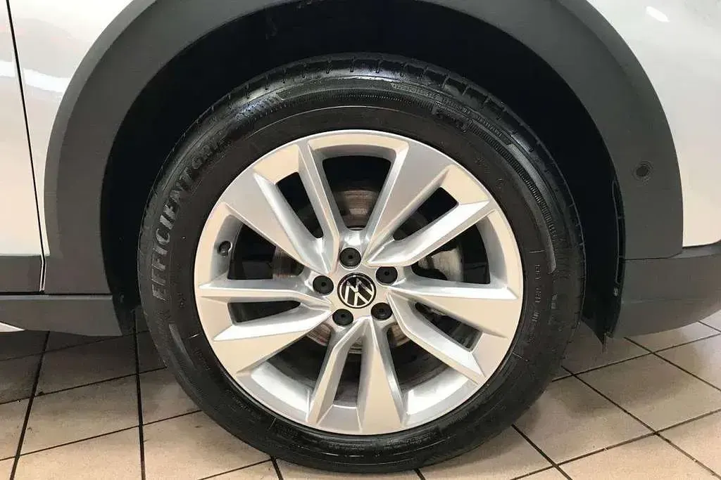 Used VW Taigo Match 95 HP (69 kW) 2025 Silver SUV