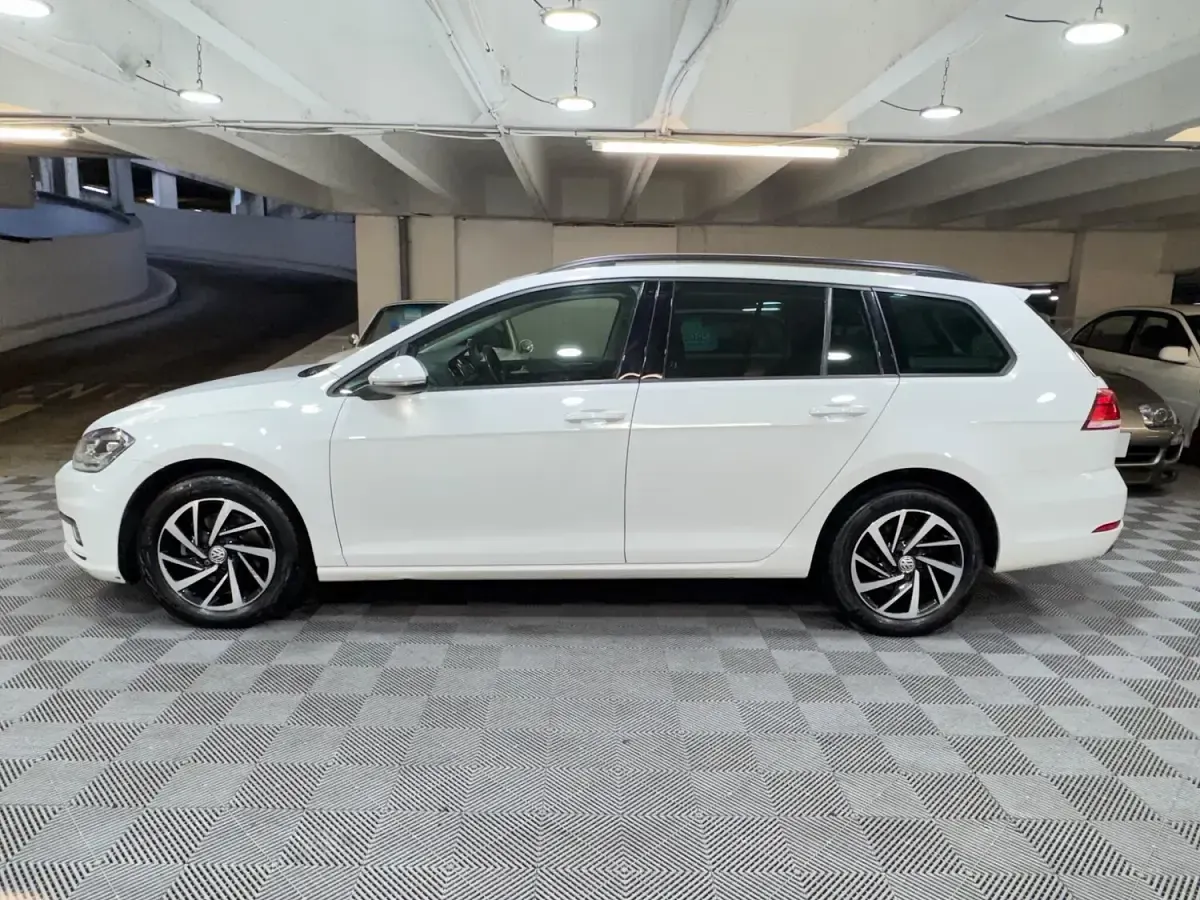 Begagnad VW Golf VII Edition 115 HK (84 kW) 2020 Vit Kombi
