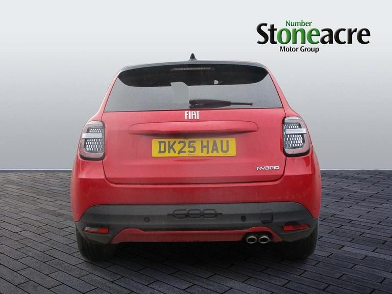 Used Fiat 600 La Prima 134 HP (98 kW) 2025 Red SUV