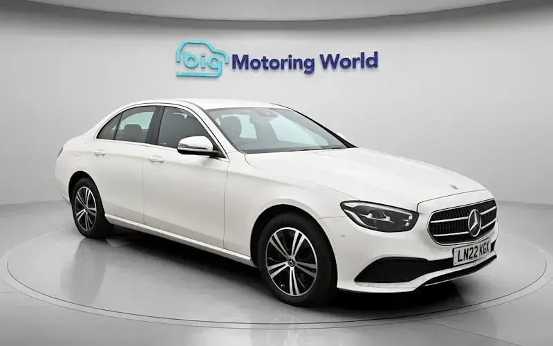 Used Mercedes E200 200 HP (147 kW) 2022 White Sedan