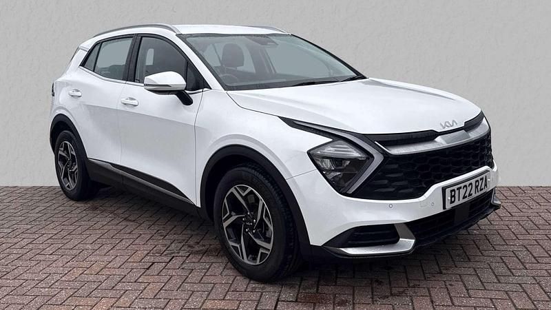 White Used 2022 Kia Sportage 2 SUV | £18,890 (Good price) - Image 1/4