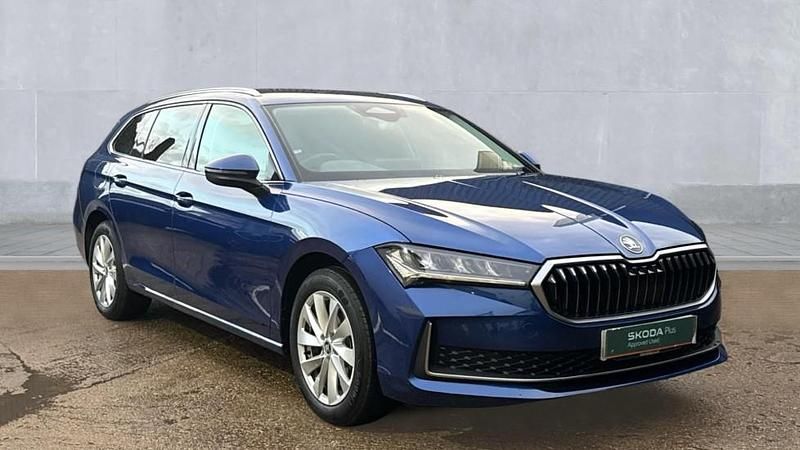 Cobalt blue metallic Used 2025 Skoda Superb SE Technology | £25,990 (Fair price) - Image 1/4