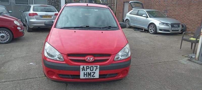 Used Hyundai Getz 62 HP (45 kW) 2007 Red Hatchback