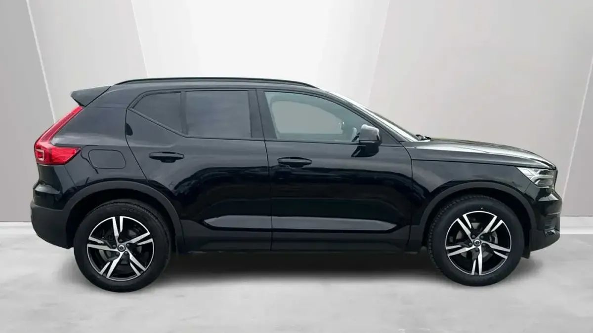 Used Volvo XC40 R-Design 161 HP (118 kW) 2022 SUV