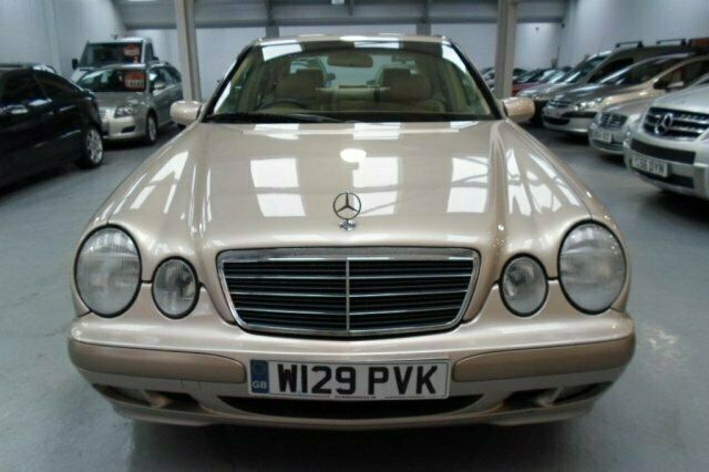 Begagnad Mercedes E200 Classic 2000 Sedan