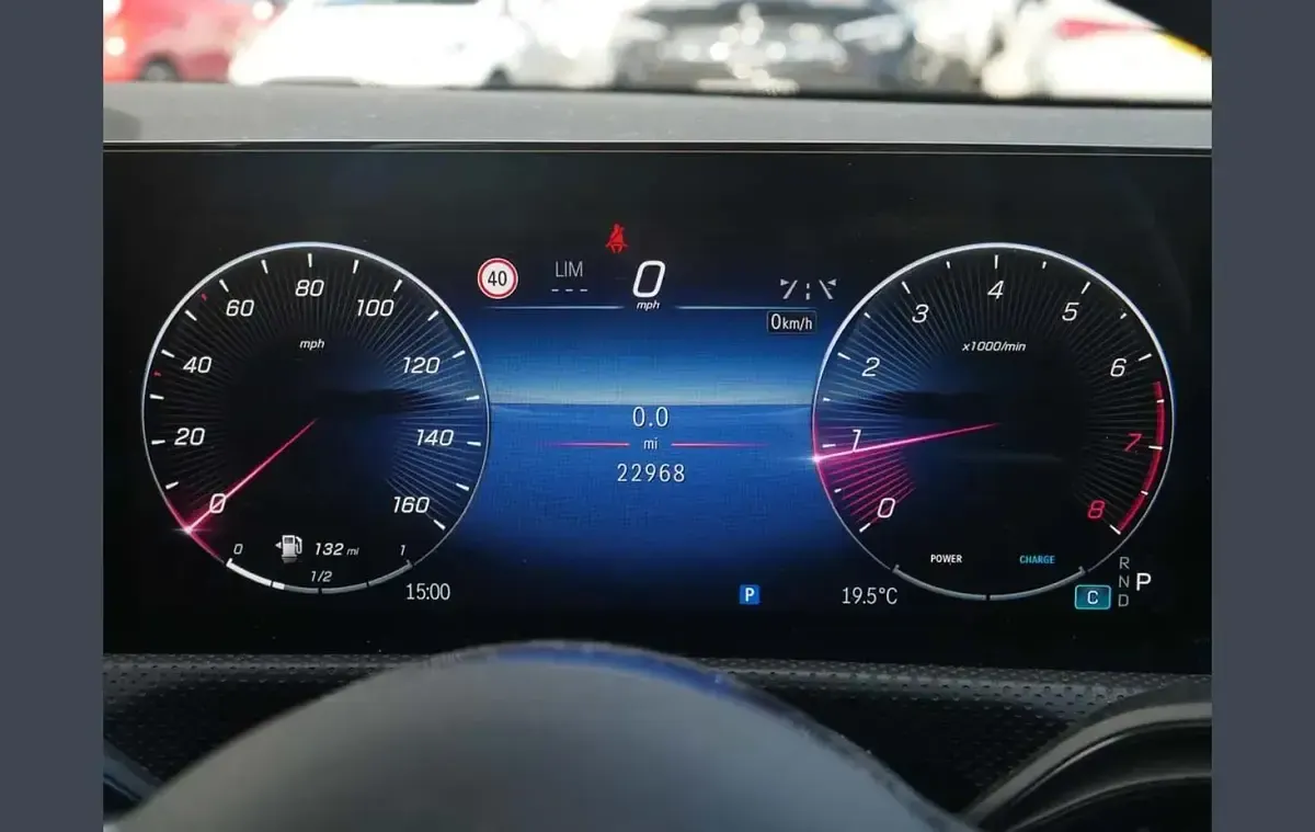 Gebraucht Mercedes CLA180 Executive 134 PS (98 kW) 2024 Schwarz Limousine