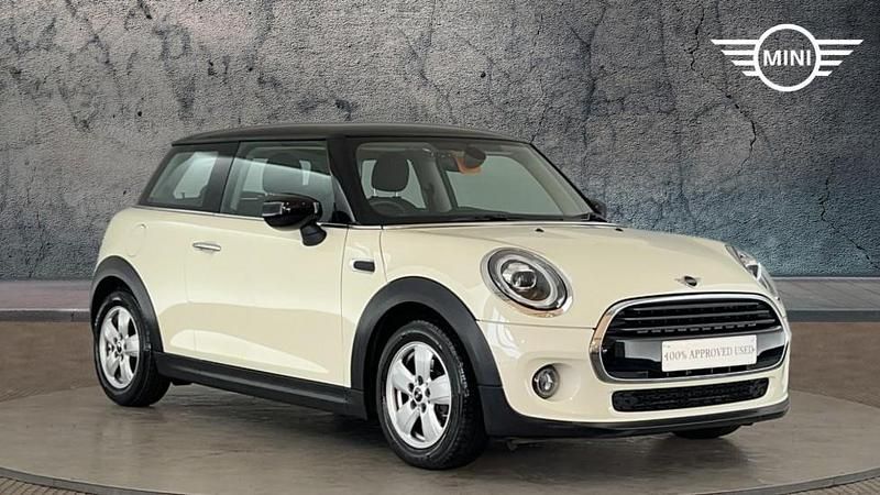 White Used 2019 Mini Cooper Classic Hatchback | £13,295 (Fair price) - Image 1/4