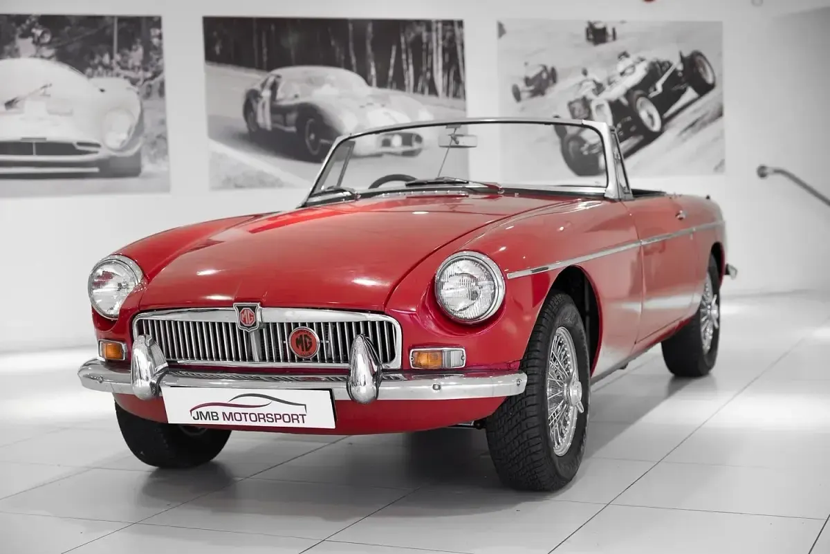 Used MG B 95 HP (69 kW) 1980 Red Cabriolet