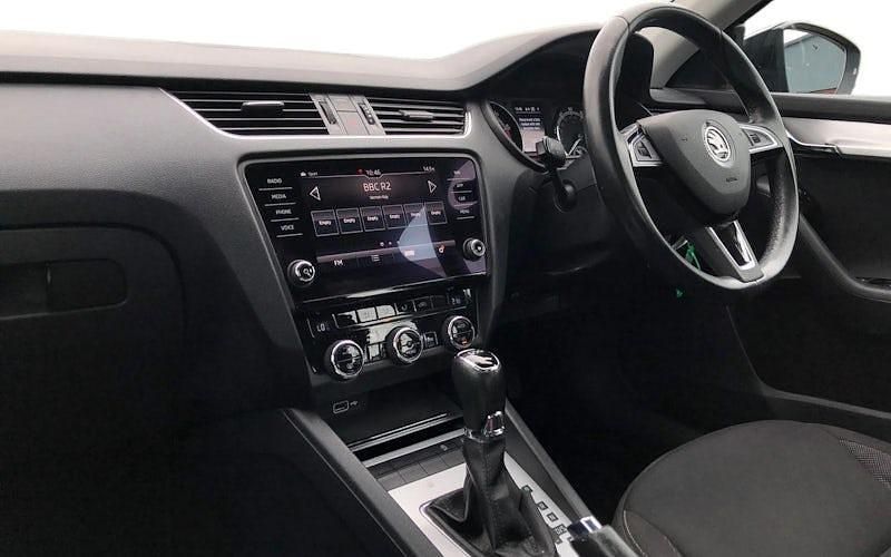Usado Skoda Octavia SE Drive 150 CV (110 kW) 2020 Azul Utilitario