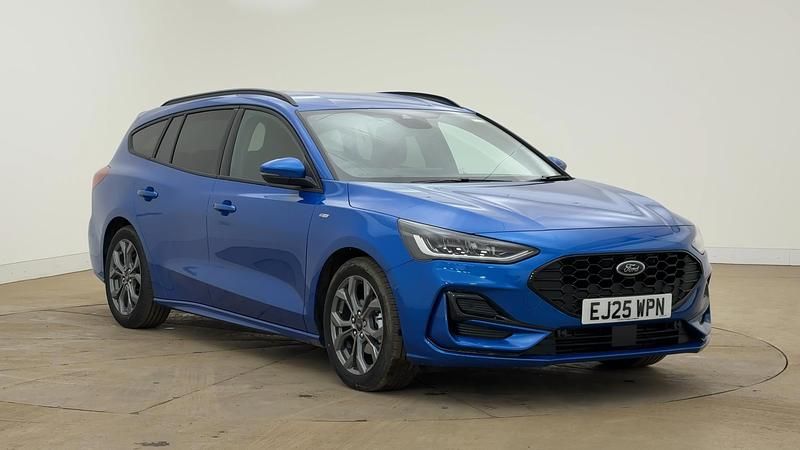 Blue New 2025 Ford Focus ST-Line Estate | £22,795 (Fair price) - Image 1/4