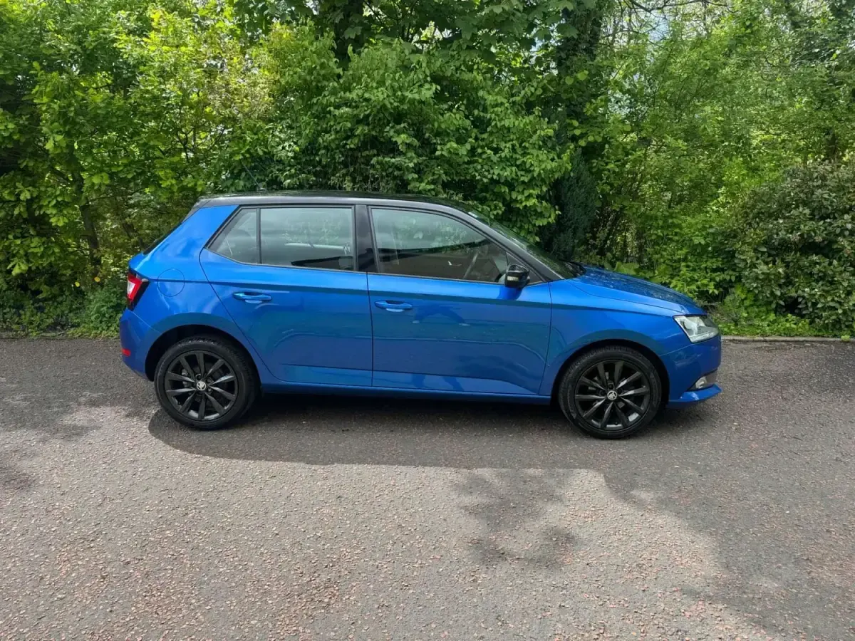 Usado Skoda Fabia Colour Edition 95 HP (69 kW) 2020 Azul Citadino