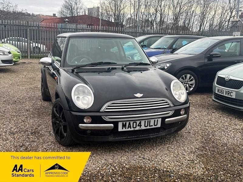 Used Mini ONE 2004 Black Hatchback