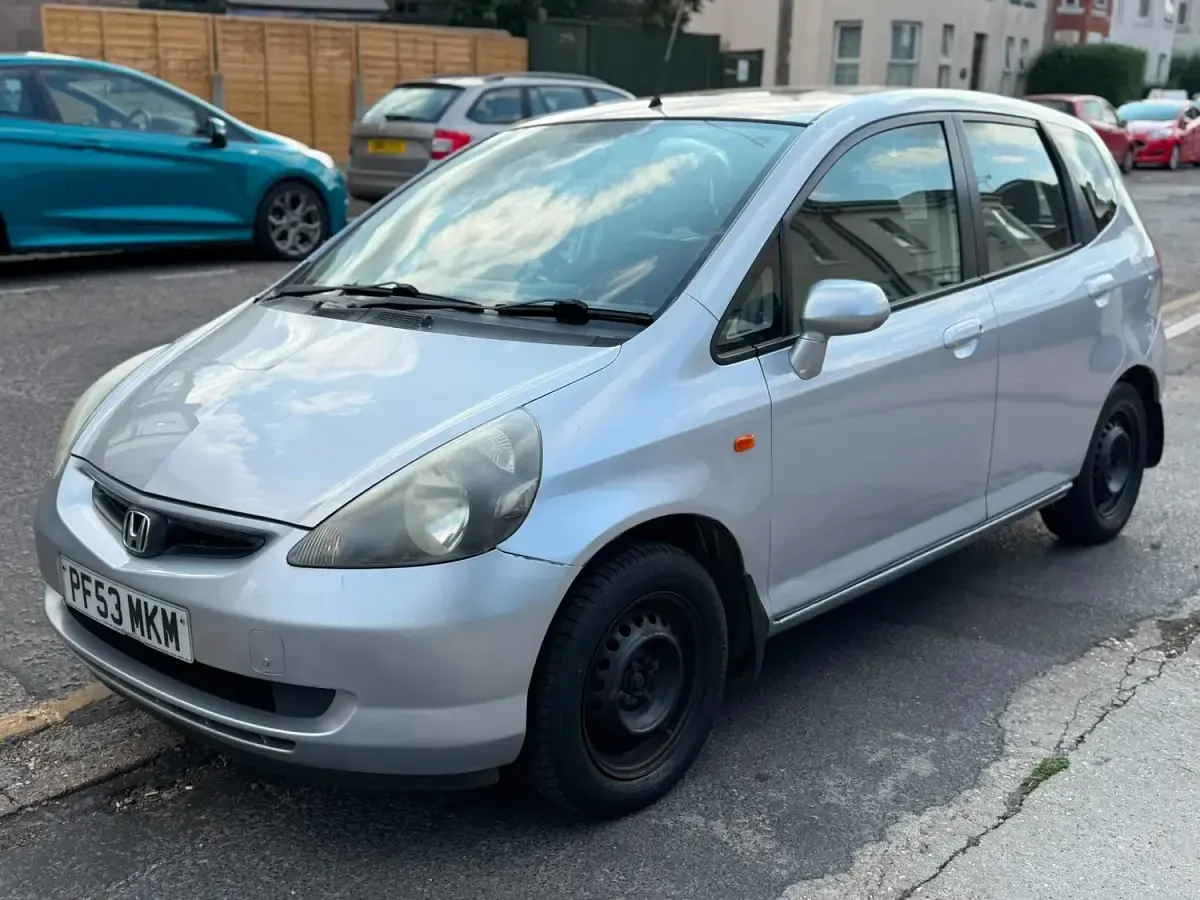 Used Honda Jazz SE 83 HP (61 kW) 2004 Silver Hatchback
