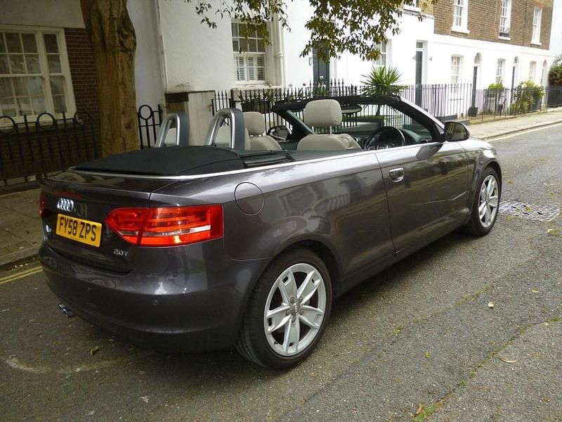 Usado Audi Cabriolet Sport 2009 Cinzento Cabrios