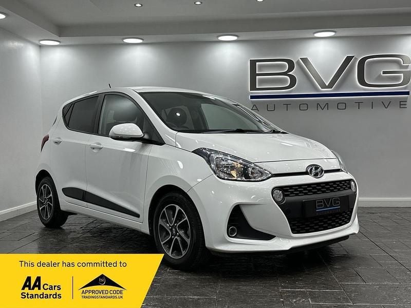 White Used 2017 Hyundai i10 Premium Hatchback | £5,994 (Good price) - Image 1/2