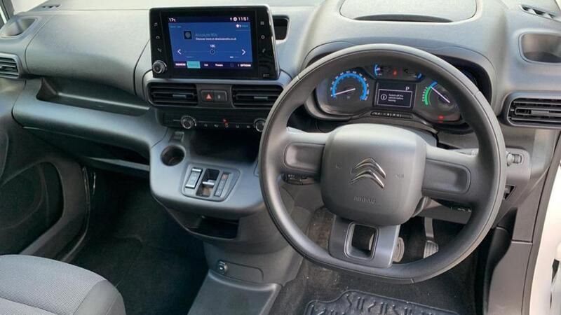 White Used 2024 Citroën e-Berlingo MPV | £21,490 (Expensive) - Image 1/4