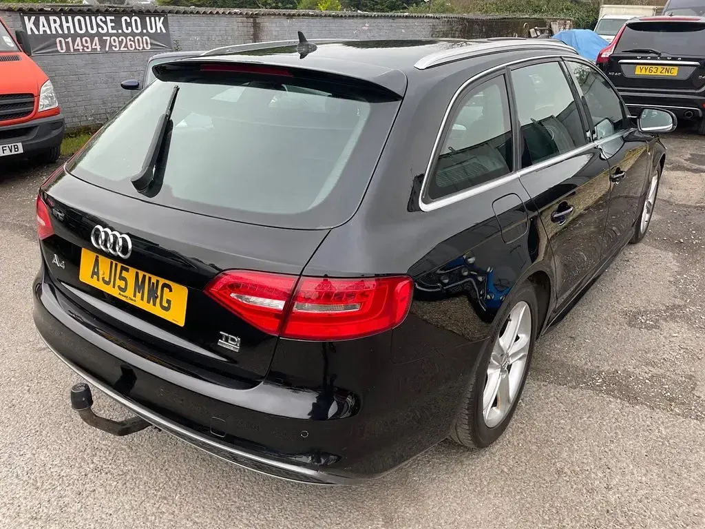 Used Audi A4 S-Line 163 HP (119 kW) 2015 Black Estate