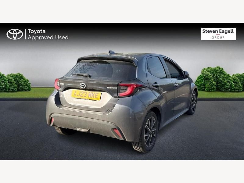 Used Toyota Yaris Hybrid Design 116 HP (85 kW) 2023 Grey Hatchback