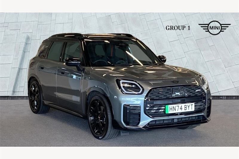 Smokey green Used 2024 Mini Countryman Sport SUV | £36,750 (Fair price) - Image 1/4