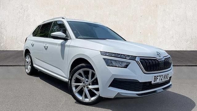 White Used 2023 Skoda Kamiq SE L Executive SUV | £13,588 (Good price) - Image 1/3