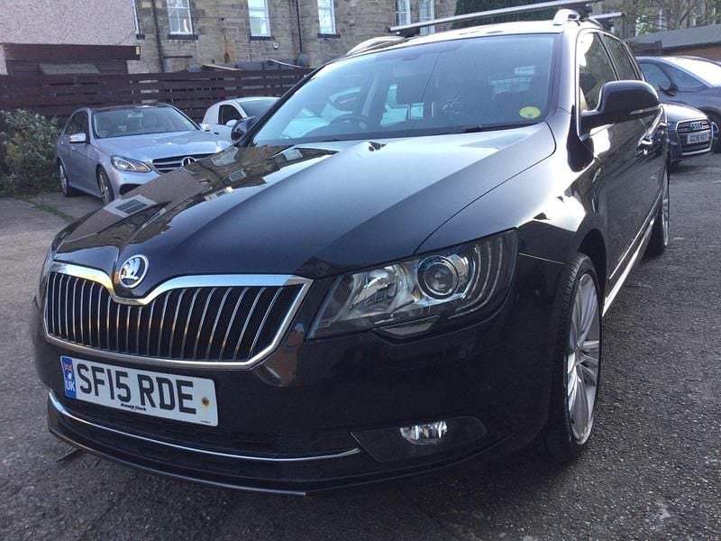 Black Used 2015 Skoda Superb Elegance Estate | £4,895 (Good price) - Image 1/4