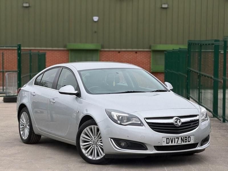 Used Vauxhall Insignia Design Edition 136 HP (100 kW) 2017 Silver Hatchback