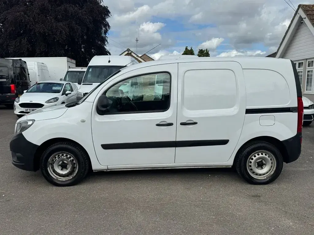 Used Mercedes Citan 109 90 HP (66 kW) 2016 White MPV