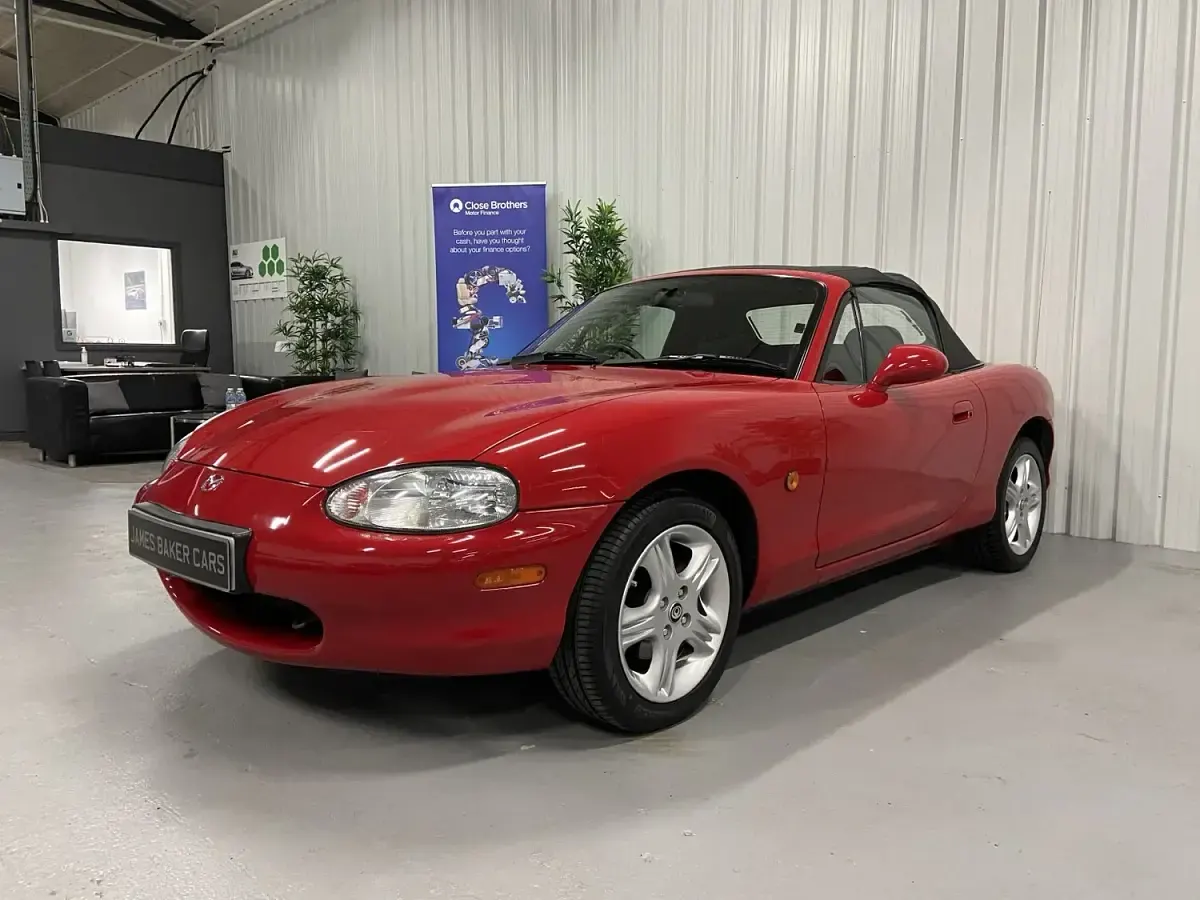 Used Mazda MX5 140 HP (102 kW) 2001 Red Cabriolet