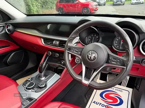 Used Alfa Romeo Stelvio Edizione Speciale 280 HP (205 kW) 2018 Red SUV