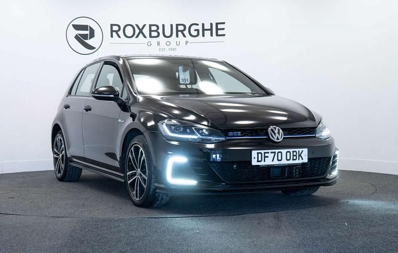 Begagnad VW Golf VII GTE 204 HK (150 kW) 2020 Svart Halvkombi