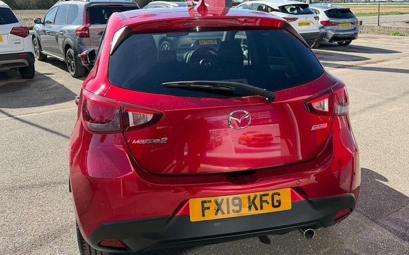 Begagnad Mazda 2 Inclusive 90 HK (66 kW) 2019 Röd Halvkombi