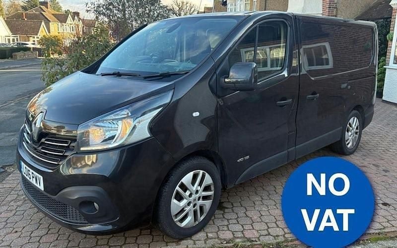 Black Used 2016 Renault Trafic MPV | £9,970 (Super price) - Image 1/4