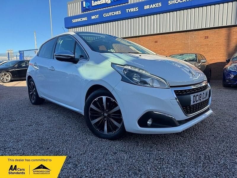 White Used 2018 Peugeot 208 Allure Premium Hatchback | £7,091 (Fair price) - Image 1/4