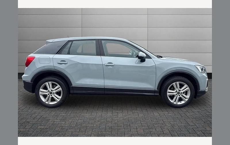 Usado Audi Q2 Sport 116 CV (85 kW) 2025 Gris SUV