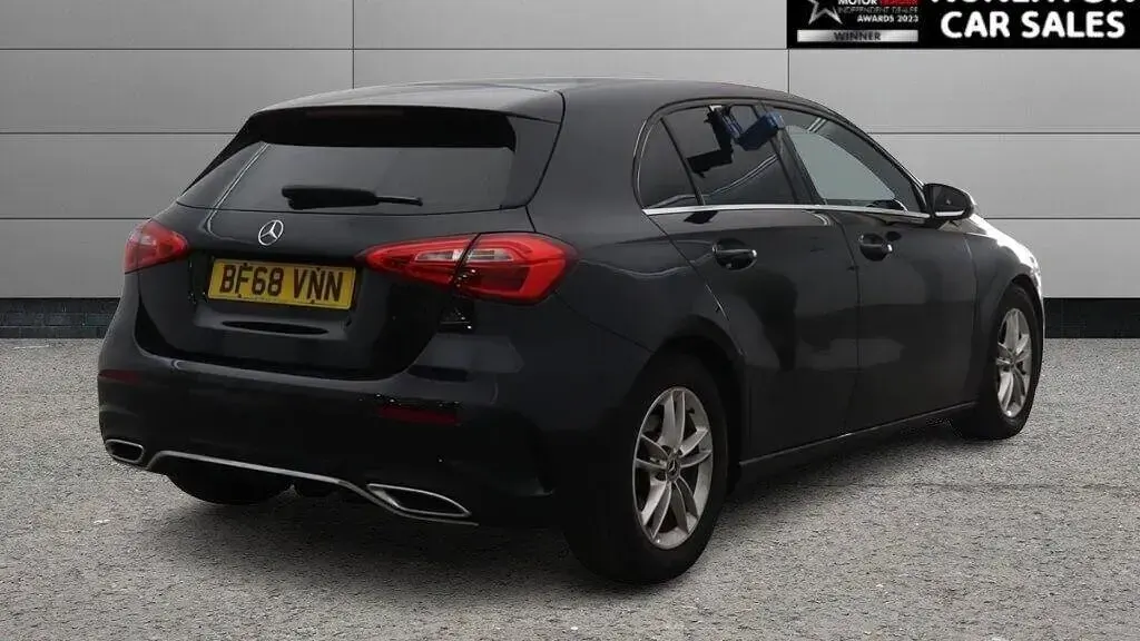 Used Mercedes A180 SE 116 HP (85 kW) 2018 Black Hatchback