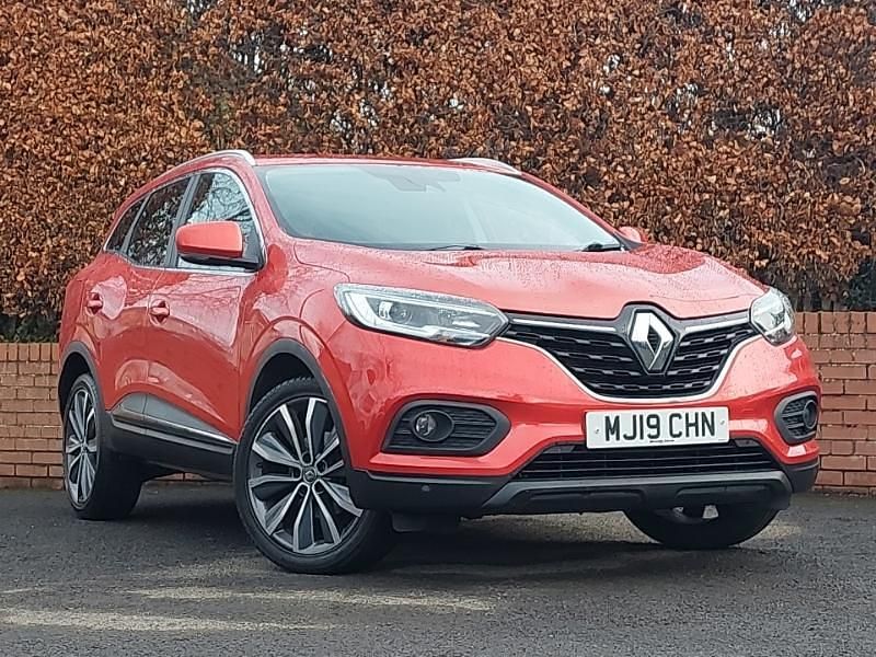 Red Used 2019 Renault Kadjar Iconic SUV | £9,698 (Fair price) - Image 1/4