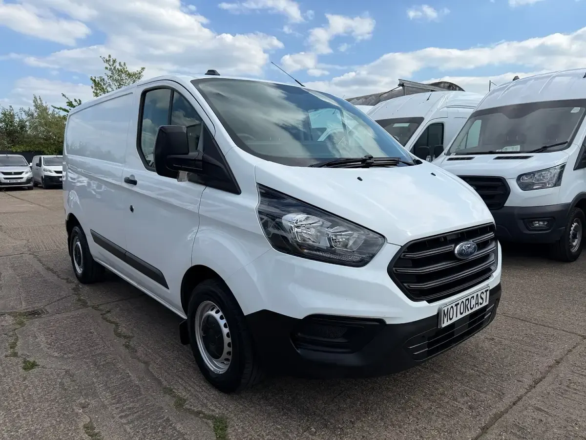 Used Ford Transit Custom 105 HP (77 kW) 2021 White Van