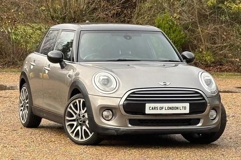 Silver Used 2017 Mini Cooper Hatch Hatchback | £7,999 (Good price) - Image 1/1