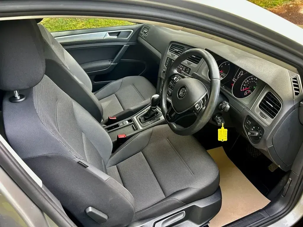 Used VW Golf VII Edition 125 HP (91 kW) 2017 Silver Hatchback