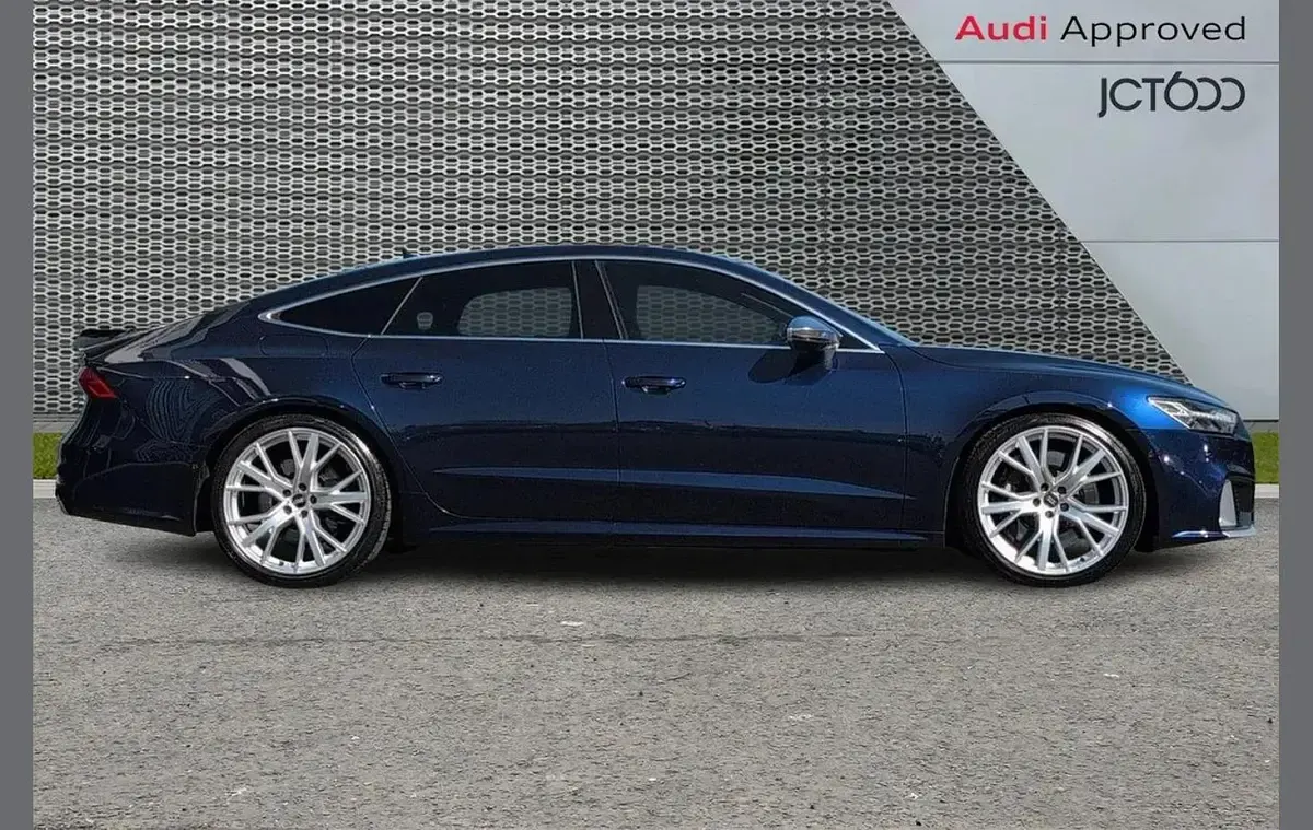 Used Audi S7 Design 344 HP (253 kW) 2019 Blue Hatchback