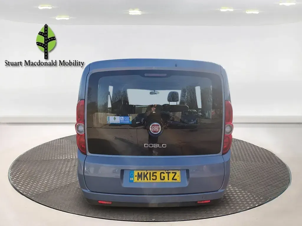 Used Fiat Doblò 105 HP (77 kW) 2015 Blue MPV