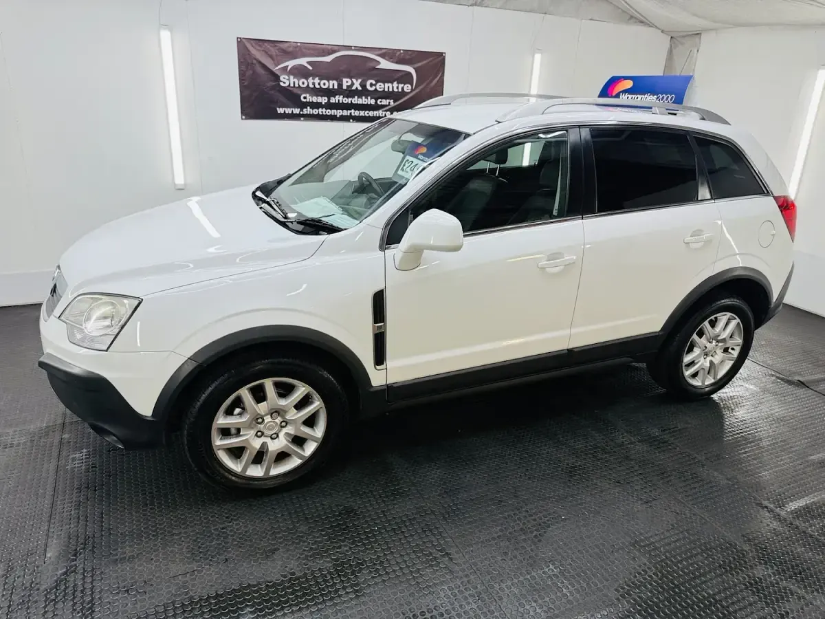 Used Vauxhall Antara 2010 White SUV