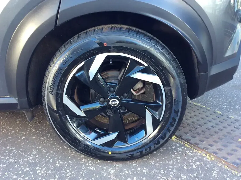 Used Nissan Juke N-Connecta 2023 Gun metallic SUV