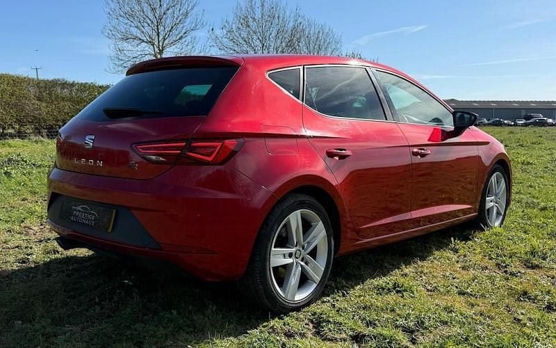 Used Seat Leon FR 131 HP (96 kW) 2019 Red Hatchback