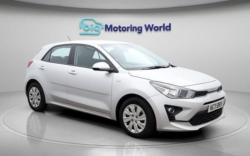 Used Kia Rio 84 HP (61 kW) 2022 Silver Hatchback