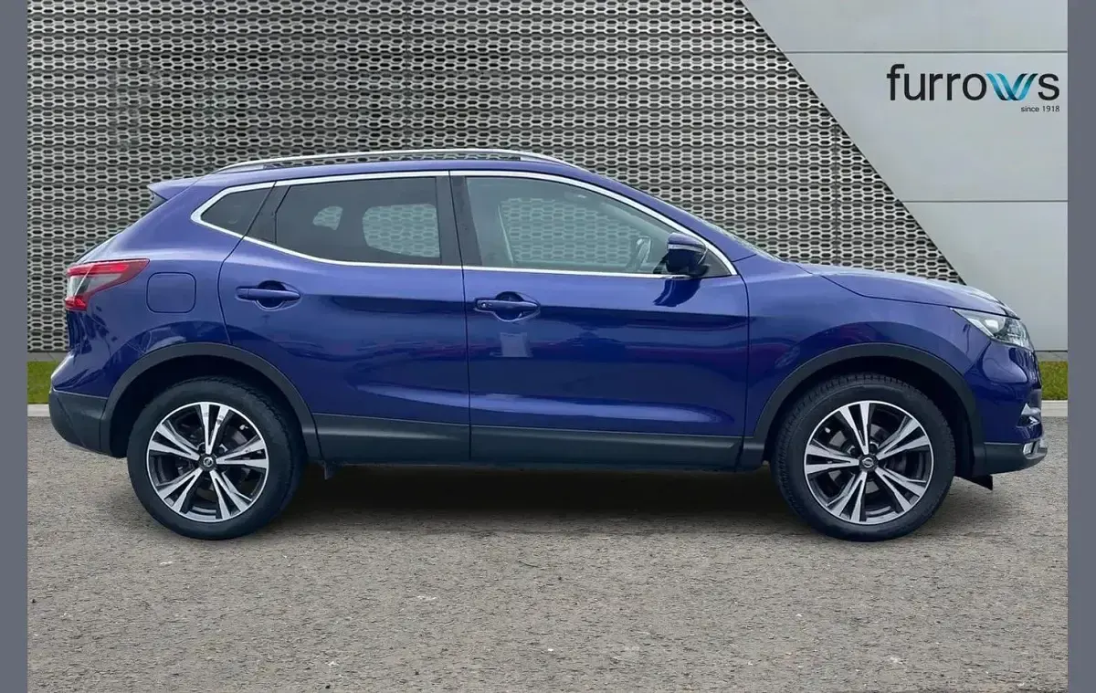 Used Nissan Qashqai N-Connecta 115 HP (84 kW) 2017 Blue SUV